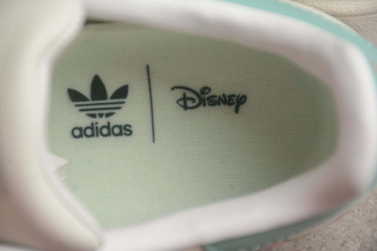 Disney x Adidas - DUMBO